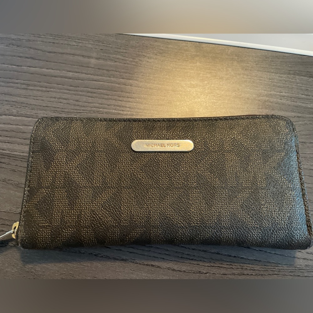Micheal Kors Wallet